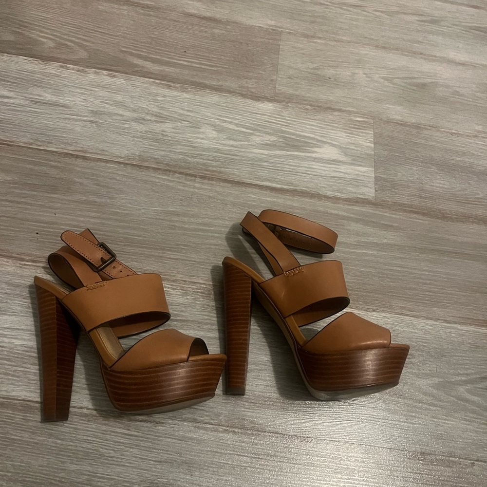 Steve Madden Dezzzy Tan Leather Platform High Heels
